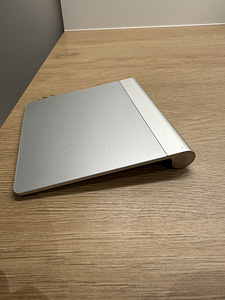 Apple Magic Trackpad Silver Bluetooth (A1339) (1 foto / 3)