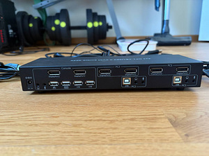 KVM Switch Techly DisplayPort/USB 2x1 Dual Head Video 4K * 3 (2 фото из 10)