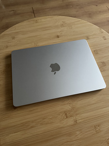 Macbook air m2 2022 (1 foto / 5)