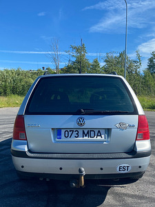 Volkswagen Bora 2.0 85 kW (6 foto / 12)