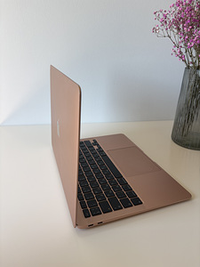 MacBook Air Retina 13” (2020) (2 foto / 3)