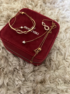 Swarovski infinity komplekt + juveelikarp (1 foto / 4)