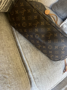 Louis Vuitton Neverfull (7 фото из 7)