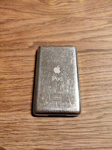 iPod Classic 120 ГБ (2 фото из 2)
