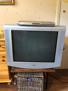 TV SONY Trinitron 29’ + DVD player Samsung (1 foto / 10)
