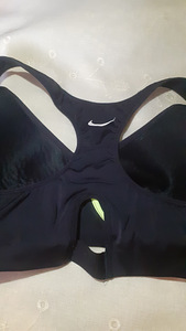 Naiste spordirinnahoidja topp Nake (3 foto / 4)