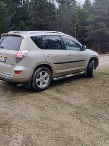 Toyota rav4 2.2 100kw 2008 (5 foto / 7)