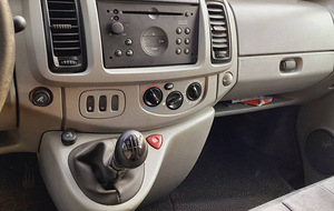Opel Vivaro (3 фото из 6)