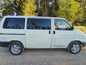 VW Caravelle 2.4d (2 фото из 3)
