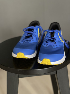 Nike кроссовки (4 фото из 4)