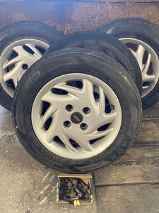 Fiat Литые диски+Шины+Болты. 155/70/R13 (1 фото из 8)