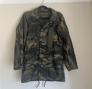 Камуфляжная куртка Superdry (3 фото из 4)