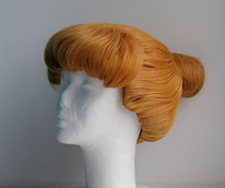 Оранжево-желтовато-русый парик с пучком 1950 годов