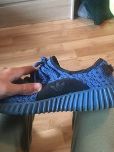 Обувь adidas Yeezy (2 фото из 4)