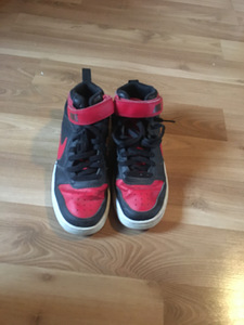 Lahedad nike nike all day play tossud (3 foto / 3)