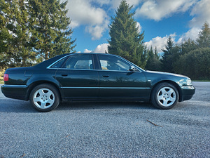 Audi A8 D2 2.5 TDi V6 Quattro (1 foto / 9)