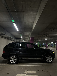 BMW X5 e53 3.0 160kW Facelift Shadowline (4 foto / 15)
