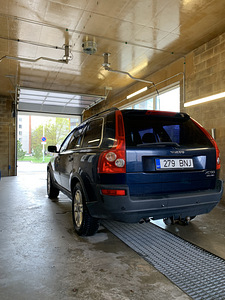 Volvo XC90 (9 foto / 13)