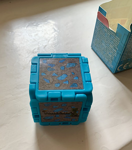 Minecraft Steve – Diamond Block Figure (McDonald’s, Rare) (2 foto / 3)
