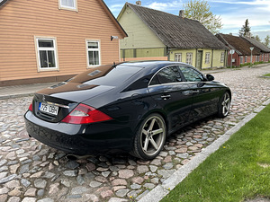 Mercedes-Benz CLS350 (6 foto / 13)