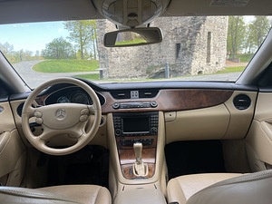 Mercedes-Benz CLS350 (8 foto / 13)