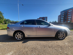 Honda accord (2 foto / 15)