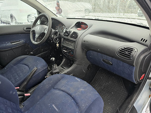 Peugeot 206 1.4 50kW (6 foto / 15)