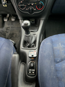 Peugeot 206 1.4 50kW (8 foto / 15)