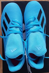 Laste jalgpalli jalanõud Adidas, nr 35,5 (1 foto / 5)