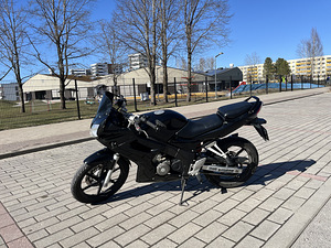 Honda cbr125r 2007 (2 фото из 5)