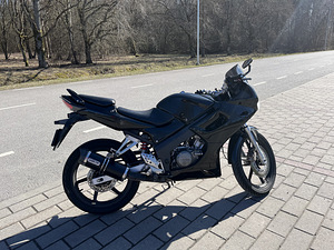 Honda cbr125r 2007 (4 фото из 5)