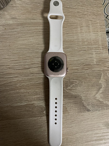 Apple Watch Series 10 46mm, roosakuld (2 foto / 2)