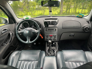Alfa Romeo 147 (4 foto / 7)