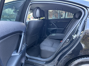 Toyota Avensis (4 foto / 9)