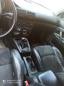 Volkswagen Passat (4 foto / 6)