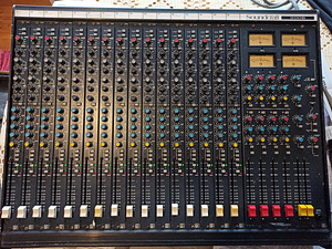 Helipult Soundcraft 200b (16 kanalit)
