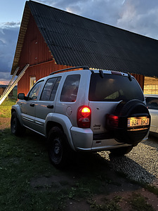 Джип cherokee (1 фото из 3)