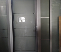 Металлические двери со стеклом