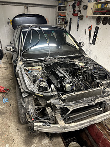 BMW e60 на запчасти (4 фото из 4)