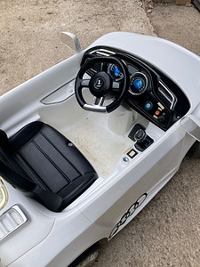 Laste Audi R8 Elektriauto (3 foto / 4)