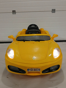 Laste Ferrari Elektriauto (4 foto / 5)