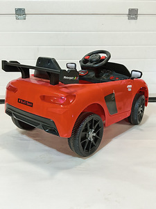 Laste Audi Elektriauto (2 foto / 4)