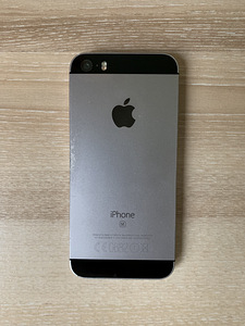 iPhone SE 64 ГБ (2016 г.) (1 фото из 5)