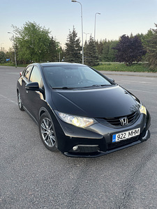 Honda Civic 1.8 104kW (4 foto / 8)