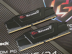G.Skill Ripjaws V 2x32GB DDR4 3200MHz F4-3200C16Q2-256GVK (1 foto / 2)
