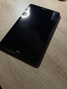 Galaxy Tab A 2016 (2 foto / 2)