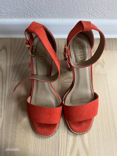 Красные туфли на высоком каблуке "RAID" (фото #2)