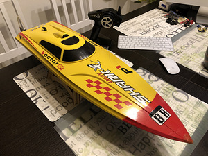 Rc boat Angry shark (1 foto / 1)