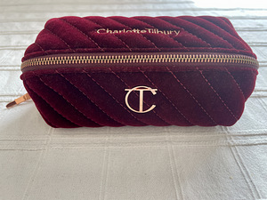Charlotte Tilbury kosmeetikakott; MAKEUP BAG OF DREAMS Mini (1 foto / 2)
