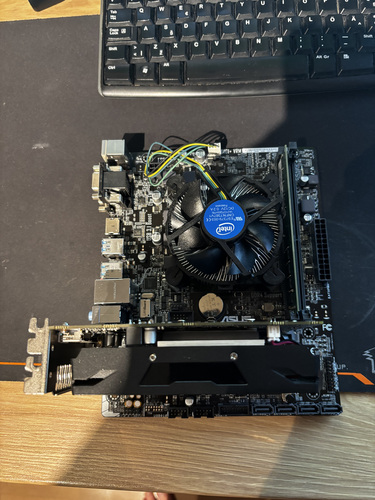Intel i5-7600 + ASUS H110M PLUS + 8GB RAM